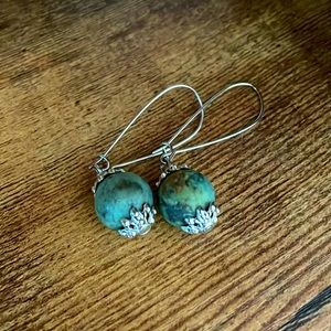 Green marbled dangle earrings